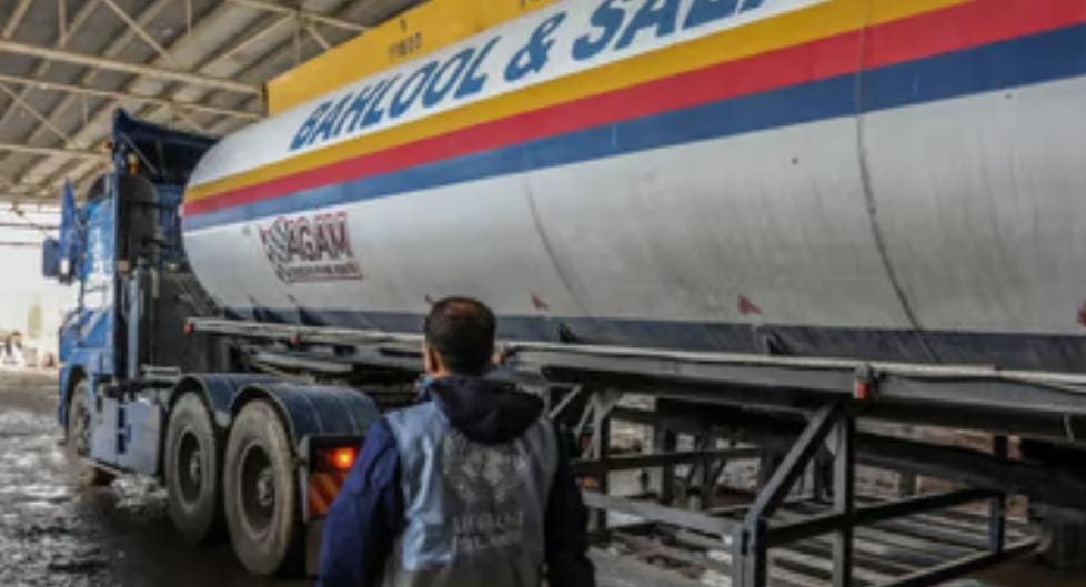 إدخال الوقود إلى غزة يؤجج الصراع داخل الائتلاف الحاكم الإسرائيلي