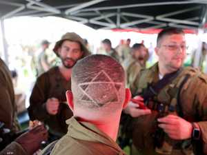 ضباط في الجيش الإسرائيلي: هذا السلوك يعرضنا للخطر في غزة