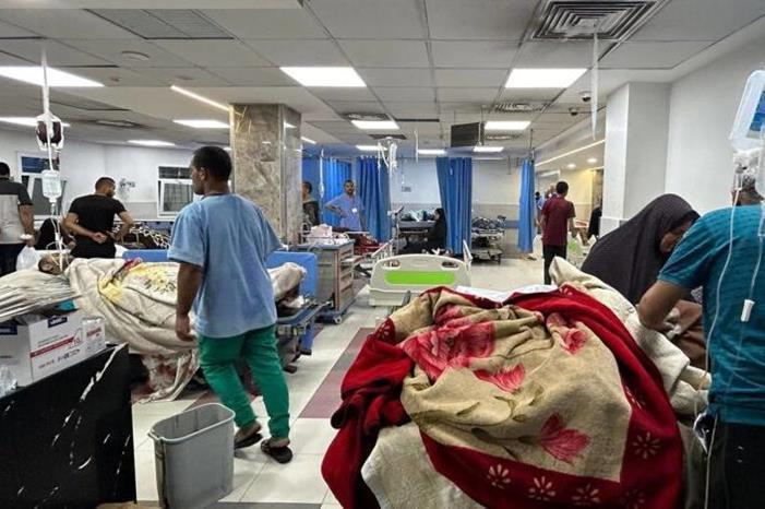 مستشفى الشفاء: الاحتلال يستعمل المرضى دروعا بشرية