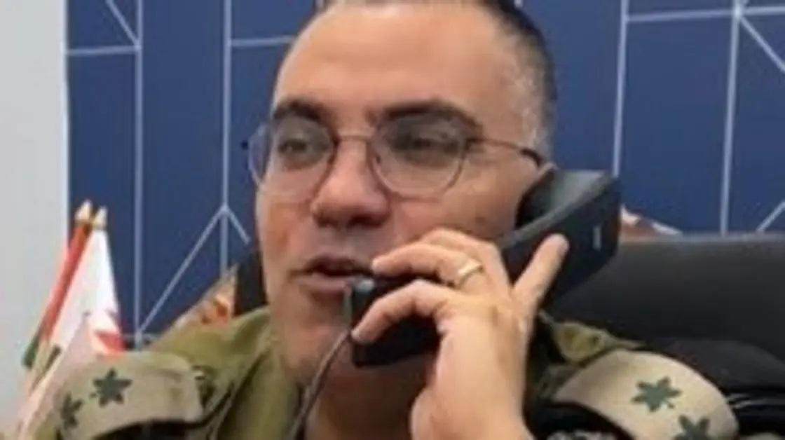 أفيخاي ممثل تافه