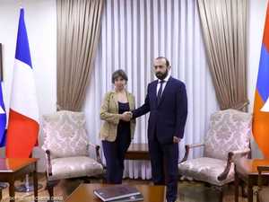 إلهام علييف يتهم فرنسا بـتمهيد الأرضية لحرب في القوقاز