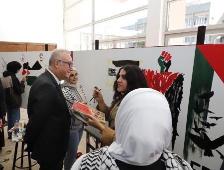 اليرموك تبعث رسالة تضامن مع فلسطين بنشاط لطلبة لكلية الفنون