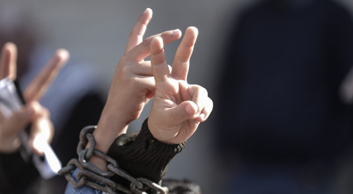 حماس :صفقة تبادل الأسرى ستشمل الإفراج عن الأطفال دون 19 عاما والاحتلال يراوغ منذ شهر