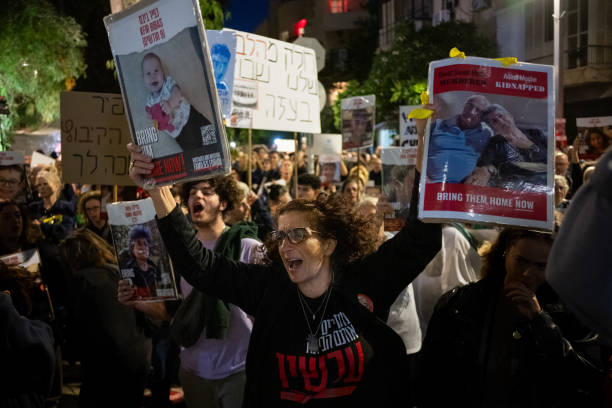 بكلمات التهكم والسخرية.. أهالي “الأسرى” يواجهون بن غفير