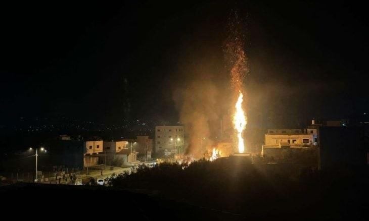 مستوطنون يحرقون مدرسة فلسطينية