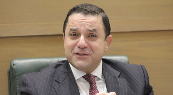 وزير المالية: 2 مليار دينار صافي دين الحكومة العام المقبل لسد عجز الموازنة