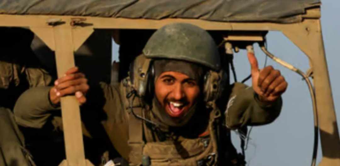 جنود إسرائيليون في غزة يحتفون بوقف القتال مع حماس...صور