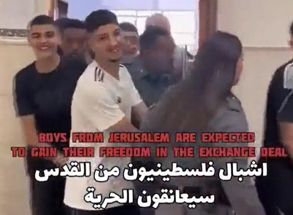 الدفعة الأولى من الأسيرات المحررات والأطفال المحررين  أسماء