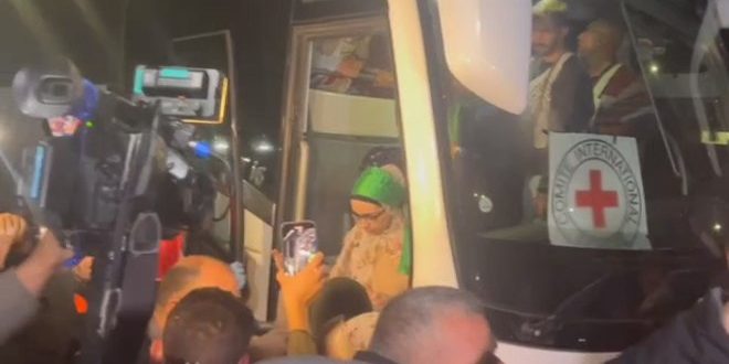 39 أسيراً فلسطينياً في معتقلات الاحتلال يعانقون الحرية