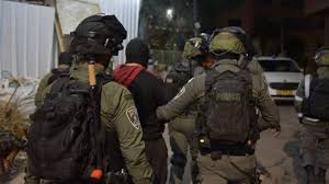 الاحتلال يعتقل شابا من قلقيلية