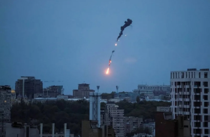 الدفاعات الروسية تسقط 20 مسيرة أوكرانية