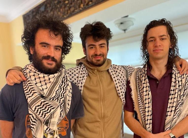 إصابة 3 طلبة فلسطنيين بالرصاص في أميركا بسبب الكوفية