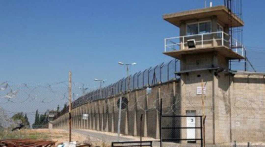 الأسيرة نفوذ تنقل بسرية من مركز تحقيق المسكوبية إلى مشفى هداسا عين كارم