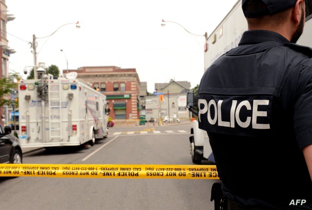 مقتل ثلاثة أشخاص وإصابة اثنين آخرين في إطلاق نار بوسط كندا