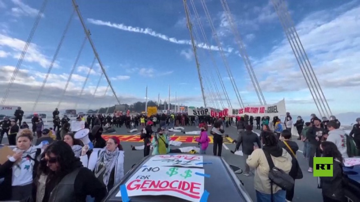 متظاهرون يغلقون جسر مانهاتن رفضا للعدوان على غزة