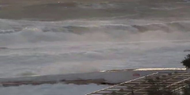 مصرع شخص وإصابة 10 آخرين جراء عاصفة في القرم