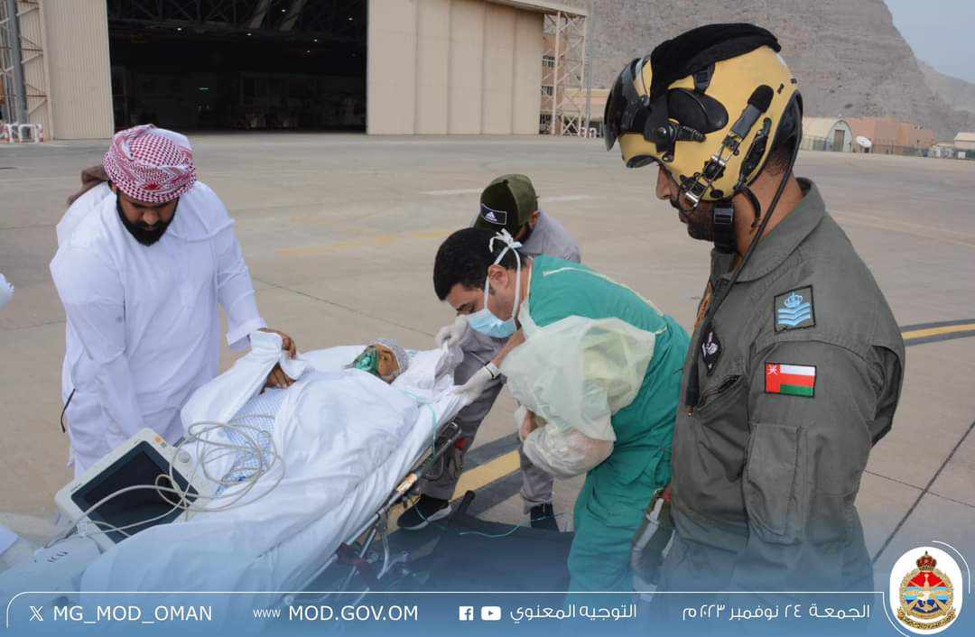 سلاح الجو السلطاني العُماني يُنفذ عملية (إخلاء طبي)...صور