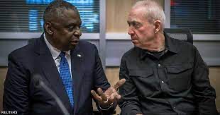 اتصال هاتفي بين أوستن وغالانت لبحث التطورات في غزة