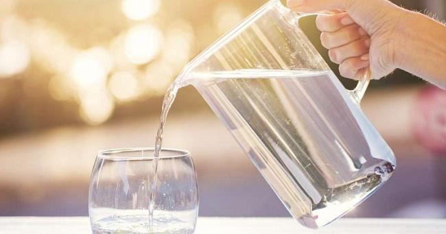 كيف يرتبط نقص الماء في الجسم بالصداع؟.. اعرف الجواب