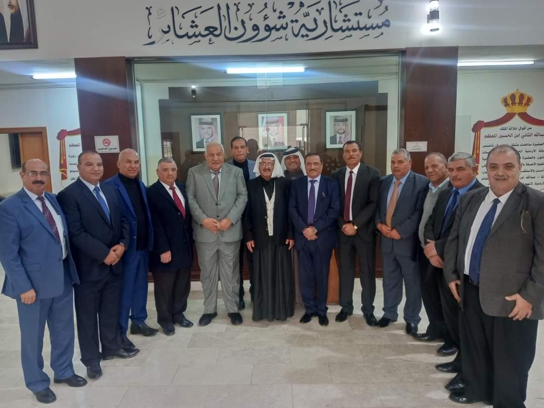 وفد من متقاعدي ضباط قبيلة عباد يزور مستشارية العشائر ...صور