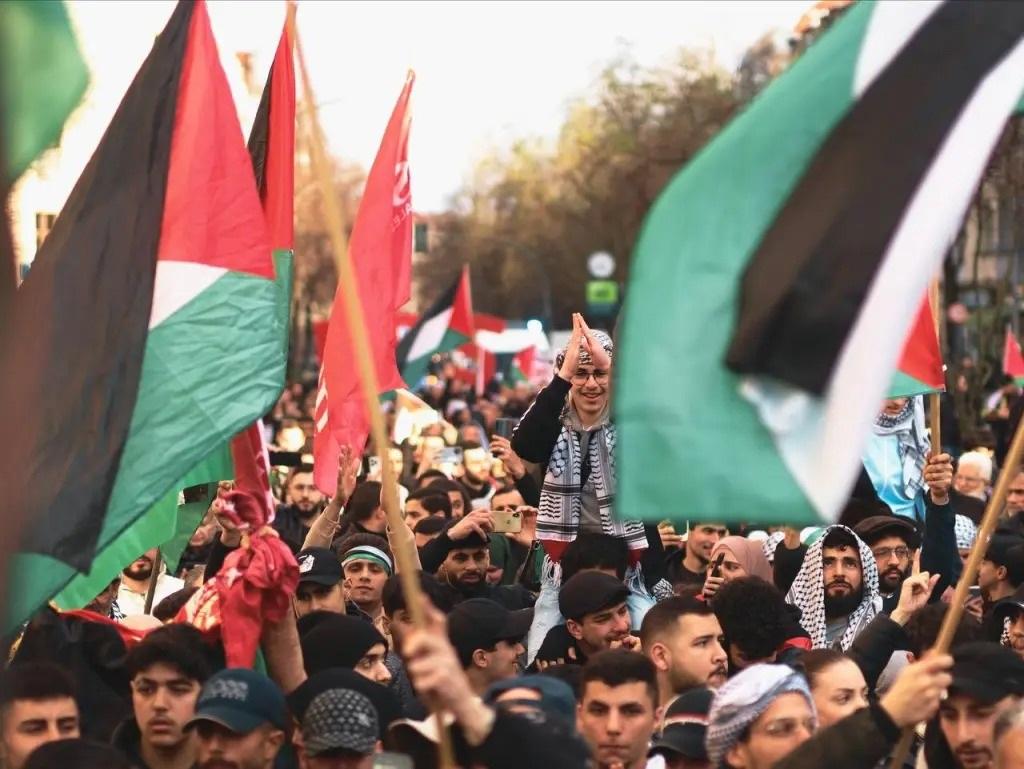 مسؤولة كبيرة في CIA نشرت صورة مؤيدة لفلسطين على فيسبوك