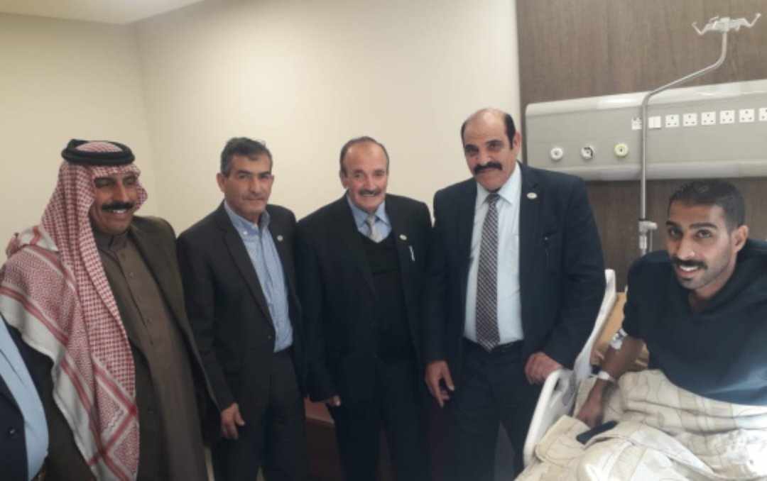 اتحاد الكتاب يعود في المدينة الطبية جرحى المستشفى الميداني في غزة هاشم ...صور