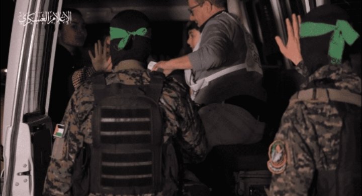 القسام تطلق سراح محتجزتين روسيتين