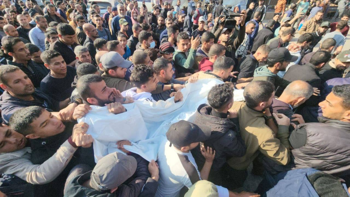 غزة تشيع شهداء عدوان الاحتلال على القطاع ...صور