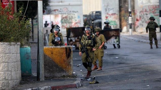 الضفة.. وفاة فلسطيني متأثرا بإصابته برصاص الإحتلال