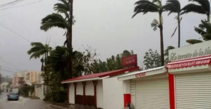 فرنسا.. زلزالان بقوة تزيد عن (5) درجات يضربان أرخبيل غوادلوب