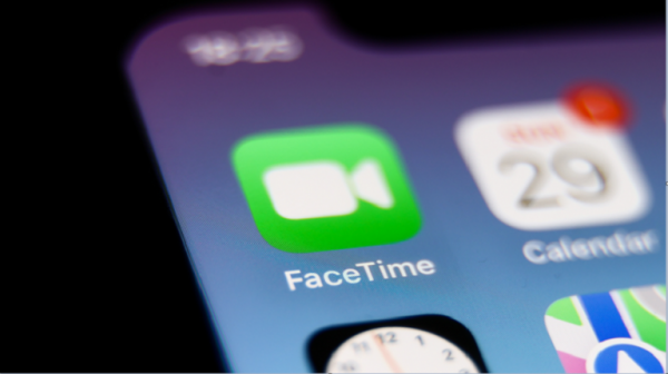 حيلة بسيطة في آيفون لإجراء مكالمات FaceTime مع مستخدمي أندرويد!
