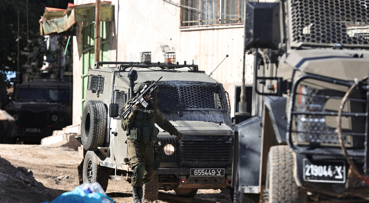 اقتحام مخيم قلنديا شمال مدينة القدس