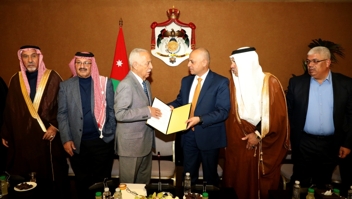 العيسوي يلتقي  شيوخ ووجهاء عشائر السبع بالأردن.....نسير خلف الملك دفاعا عن الأردن وفلسطين