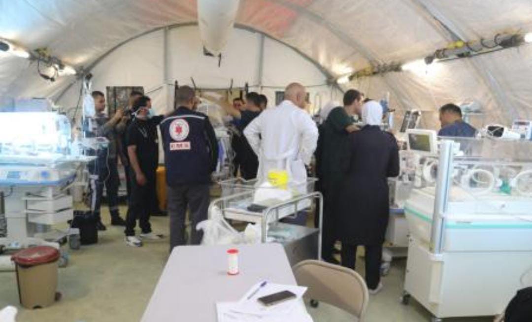  10 عمليات جراحية كبرى تجريها الكوادر الطبية والتمريضية يوميا لأهلنا في غزة