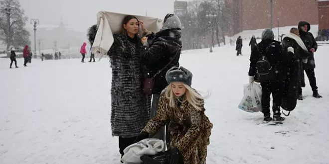 تساقط كثيف للثلوج في موسكو لم تشهده منذ 145 عاماً
