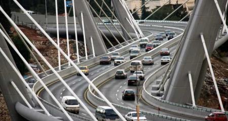 الإدارات المرورية تدعو السائقين للحيطة والحذر خلال المنخفض