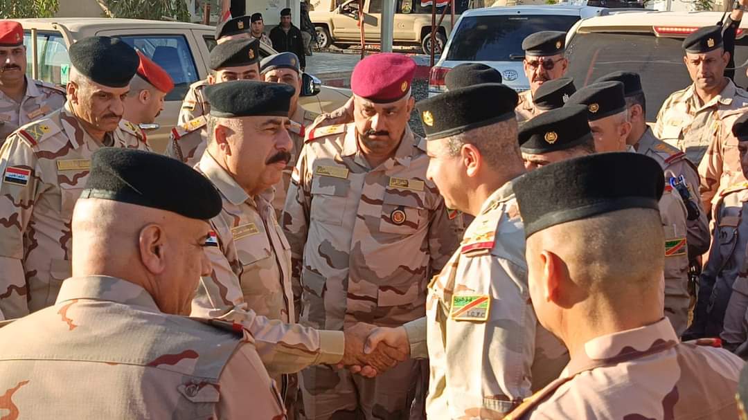 قائد القوات البرية يتفقد عدداً من القطعات العسكرية العراقية