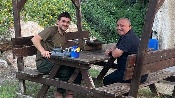 نتنياهو معزيا أيزنكوت: (أنا وسارة نشعر بالحزن)