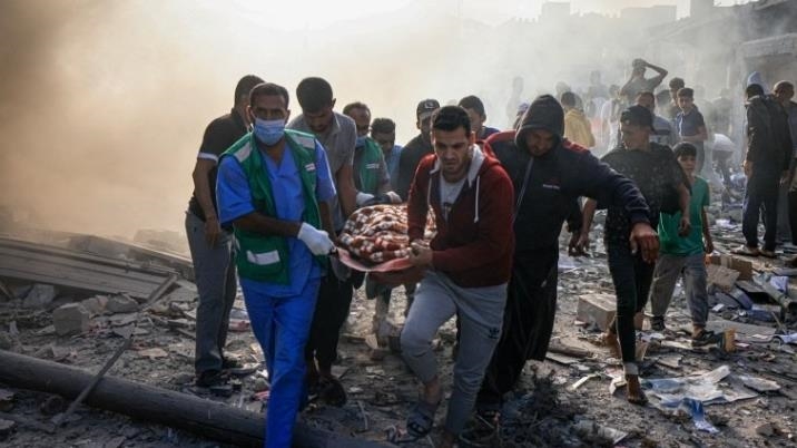 مدير مشفى “غزة الأوروبي”: الوضع كارثي والجرحى يفترشون الأرض