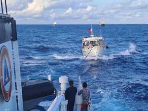 تصادم خطير يهدد التجارة البحرية في العالم.. ما القصة؟