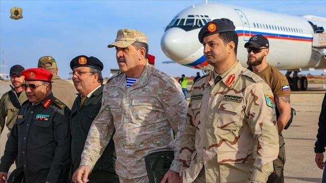 ماذا وراء الزيارات الروسية المتكررة إلى بنغازي الليبية؟