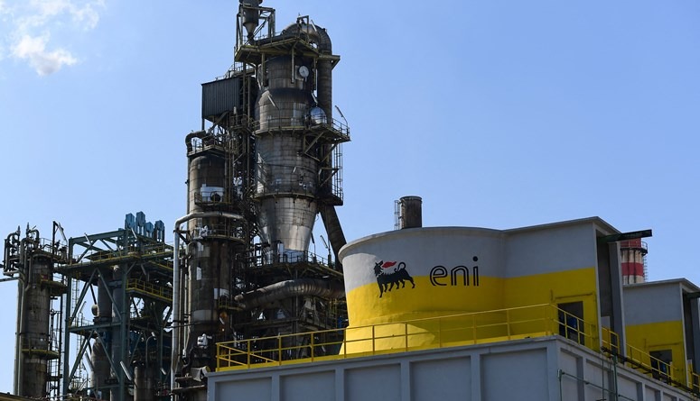 بعدما هاجمها الحوثيون.. السفينة النرويجية ستريندا تتوجه إلى مصافي إيني بإيطاليا