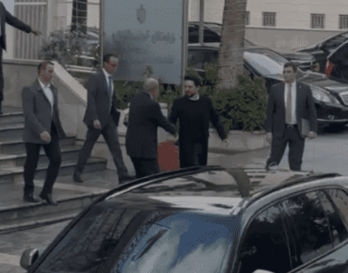 ولي العهد يزور وزارة الصناعة والتجارة