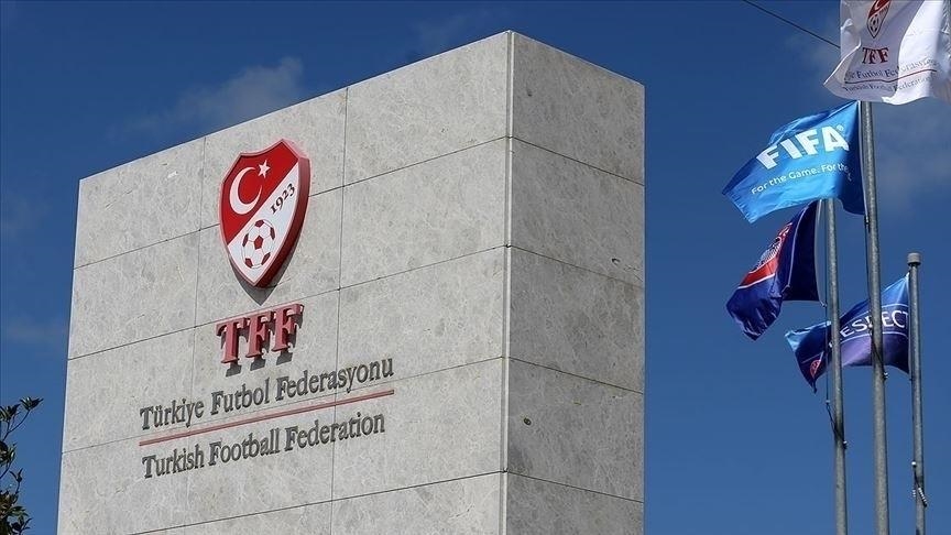 تركيا.. استئناف منافسات دوريات كرة القدم في 19 ديسمبر