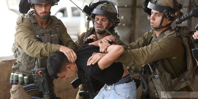 إصابة واعتقال فلسطينيين خلال اقتحام قوات الاحتلال مناطق بالضفة الغربية