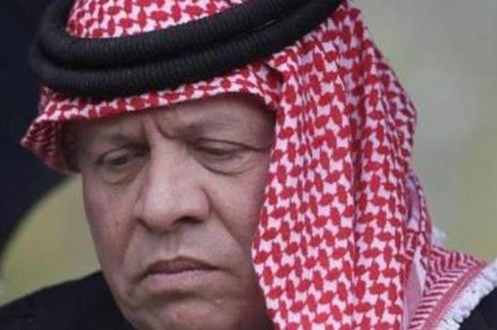 الملك يعزي ذوي الطالبات المتوفيات بالحادث المروع