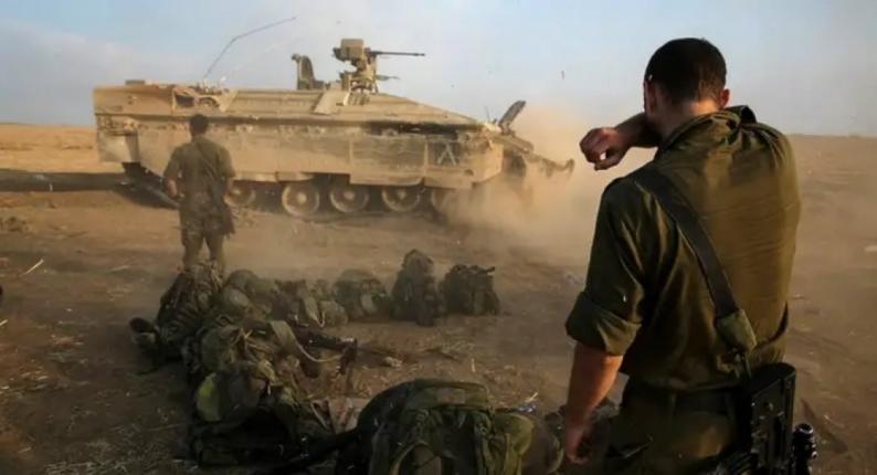 معاريف: حياة الإسرائيليين تعجّ بعلامات الاستفهام.. وكل جولاتنا في غزة وصمة عار