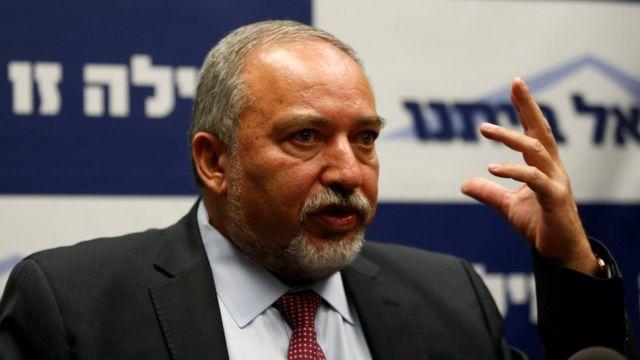 الإرهابي ليبرمان يدعو للاستعداد للحرب مع الأردن ومصر