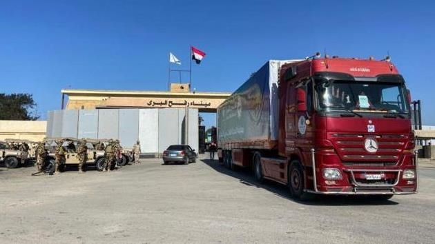 أونروا: لا يمكن إيصال المساعدات وقطاع غزة تحت القصف