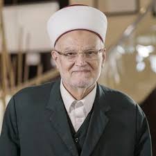 الاحتلال يستدعي خطيب الأقصى عكرمة صبري للتحقيق